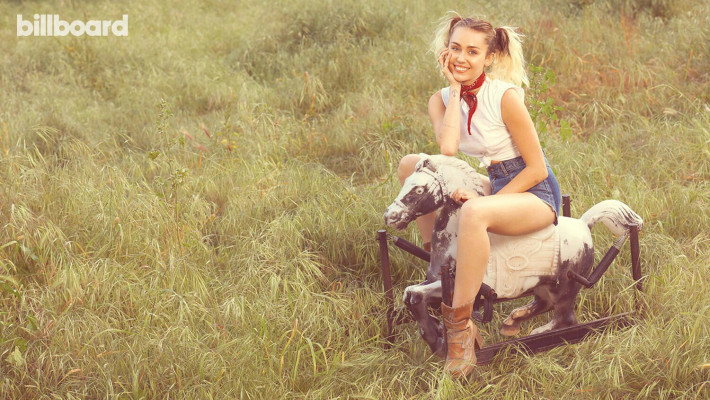 Miley Cyrus pic #931759