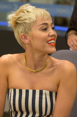 Miley Cyrus pic #588895