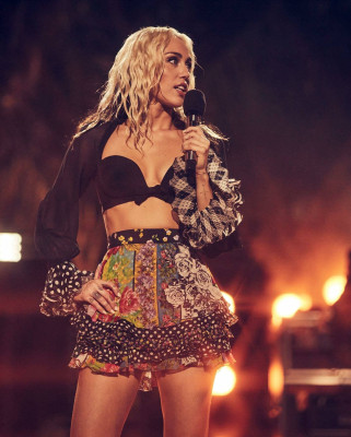 photo 17 in Miley Cyrus gallery [id1339207] 2023-12-22 00:00:00