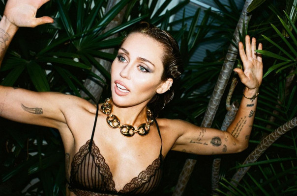 Miley Cyrus pic #1356797