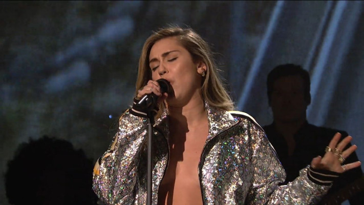 Miley Cyrus pic #1091767