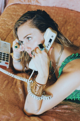 Miley Cyrus pic #1118421