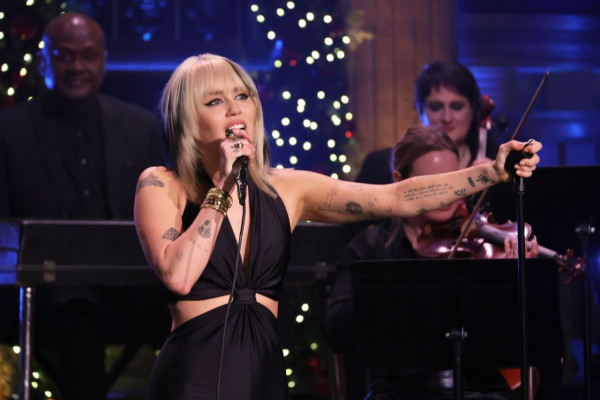 photo 27 in Miley Cyrus gallery [id1286612] 2021-12-16 00:00:00