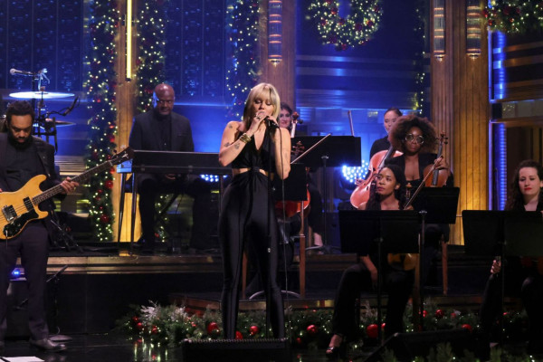 photo 24 in Miley Cyrus gallery [id1286615] 2021-12-16 00:00:00