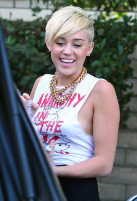 Miley Cyrus pic #531903
