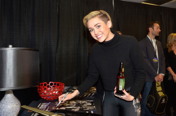 Miley Cyrus pic #655673