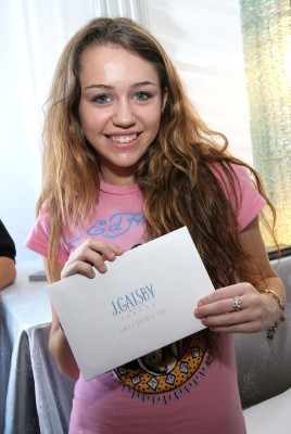 photo 7 in Miley gallery [id148090] 2009-04-17 00:00:00