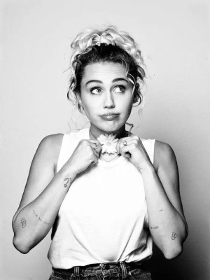 Miley Cyrus pic #885312