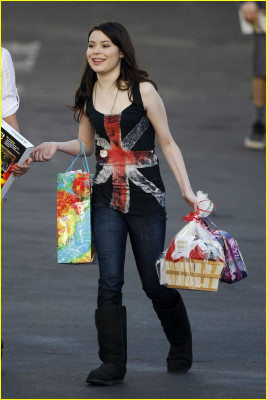Miranda Cosgrove pic #156970
