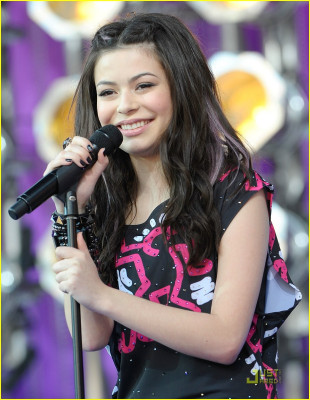 Miranda Cosgrove pic #309026