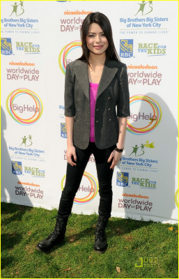 Miranda Cosgrove pic #309016