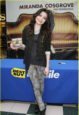 Miranda Cosgrove pic #359715