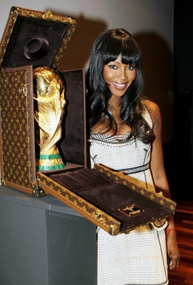 photo 24 in Naomi Campbell gallery [id548456] 2012-11-05 00:00:00
