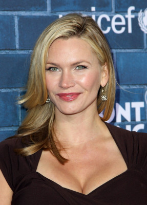 Natasha Henstridge pic #586477