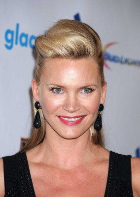 Natasha Henstridge pic #690666