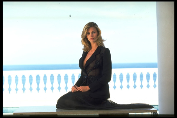 Natasha Henstridge pic #46302
