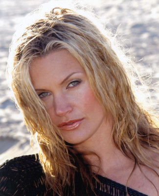 Natasha Henstridge pic #118037