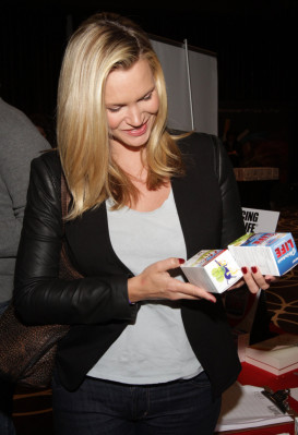 Natasha Henstridge pic #569233