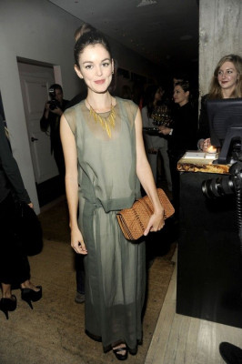 Nora Zehetner pic #683356