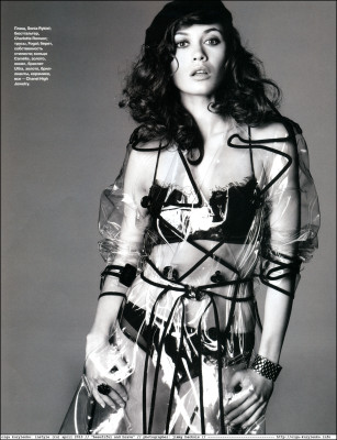 Olga Kurylenko pic #247499