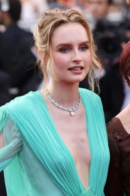 Olivia DeJonge pic #1304444