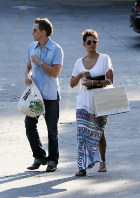 photo 15 in Olivier Martinez gallery [id524184] 2012-08-21 00:00:00