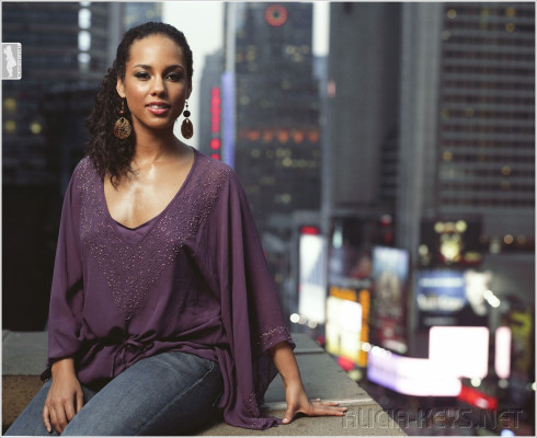 photo 12 in Alicia Keys gallery [id93260] 2008-05-26 00:00:00