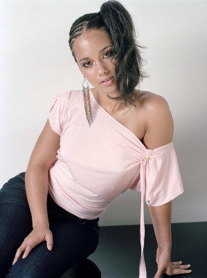 photo 18 in Alicia Keys gallery [id556591] 2012-11-26 00:00:00
