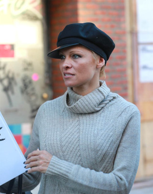 Pamela Anderson pic #681992