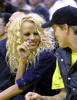 Pamela Anderson pic #10054