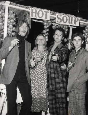 photo 23 in Paul McCartney gallery [id264119] 2010-06-16 00:00:00