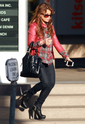 photo 16 in Paula Abdul gallery [id594099] 2013-04-14 00:00:00