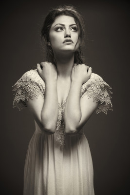 Phoebe Tonkin pic #525932