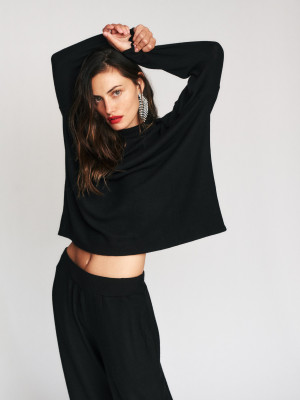 Phoebe Tonkin pic #1247269