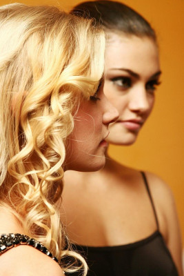 Phoebe Tonkin pic #481294