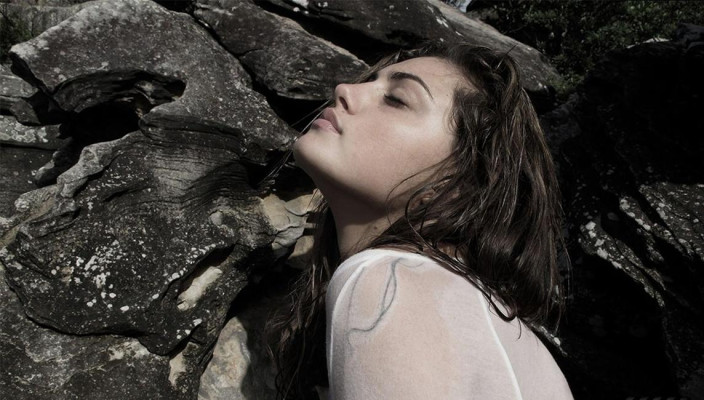 Phoebe Tonkin pic #525937