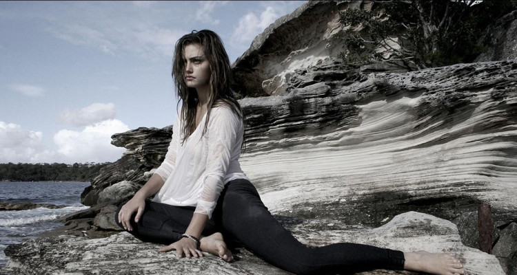 Phoebe Tonkin pic #525938