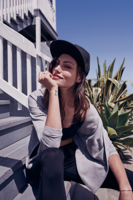 Phoebe Tonkin pic #793400