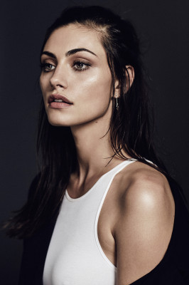 Phoebe Tonkin pic #815321