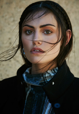 Phoebe Tonkin pic #815618
