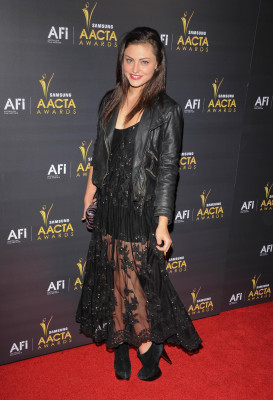 Phoebe Tonkin pic #473527