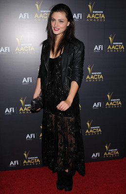 Phoebe Tonkin pic #473518