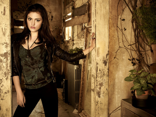 Phoebe Tonkin pic #457942