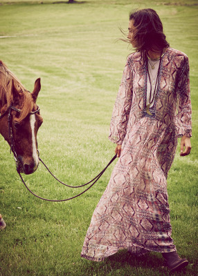 Phoebe Tonkin pic #789899