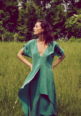 Phoebe Tonkin pic #789897