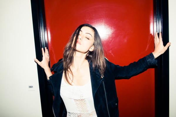Phoebe Tonkin pic #760452