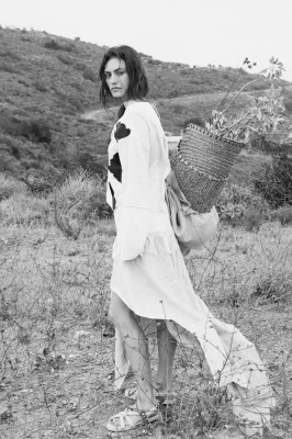 Phoebe Tonkin pic #790532