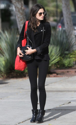 Phoebe Tonkin pic #754775