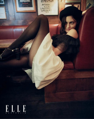 Phoebe Tonkin pic #1204500