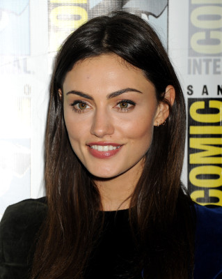 Phoebe Tonkin pic #785354